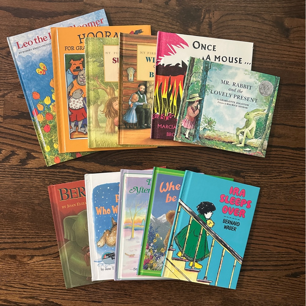 Weekly Reader Set of 11 Picture Books